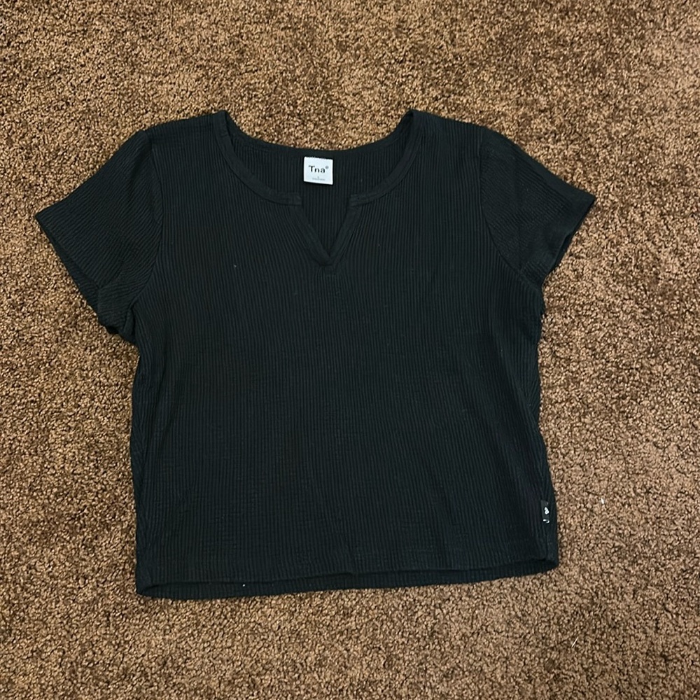 Aritzia TNA tee